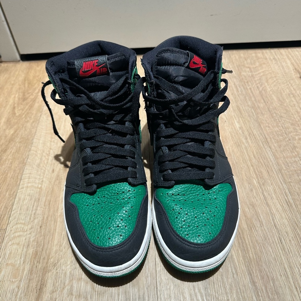 Air Jordan 1 Retro High OG ‘Pine Green 2.0’ Sneaker